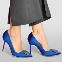 Manolo Blahnik Satin Hangisi Pumps 105 - BEAUTY BAR